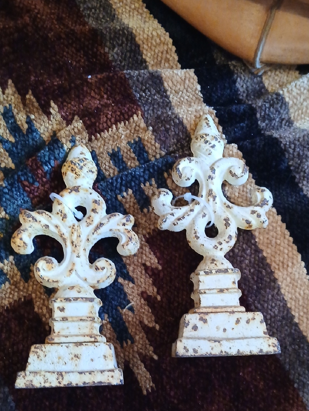 Pair Tap Top Decor